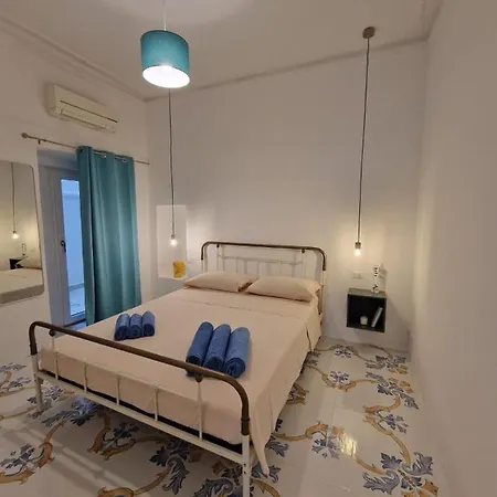 Solis Domus Oriens אוסטוני